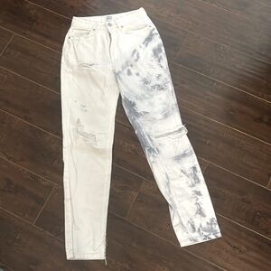 Urban Outfitters Distressed Acid Wash Mom Jeans | Women Size 25 | Inseam 29”